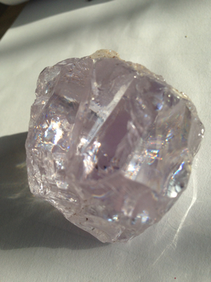 托帕石与水晶原石 如何区分与识别