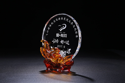 琉璃水晶奖牌拍摄 捕捉光影之魂，彰显匠心荣耀